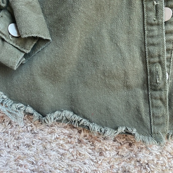 Shacket - Picture 5 of 5